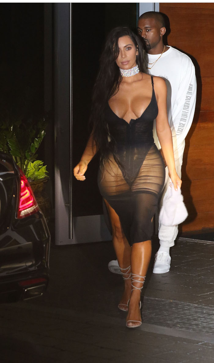 15-Celebrities-Obssesed-With-Naked-Dresses-Kim-Kardashian